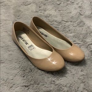 Nude flats